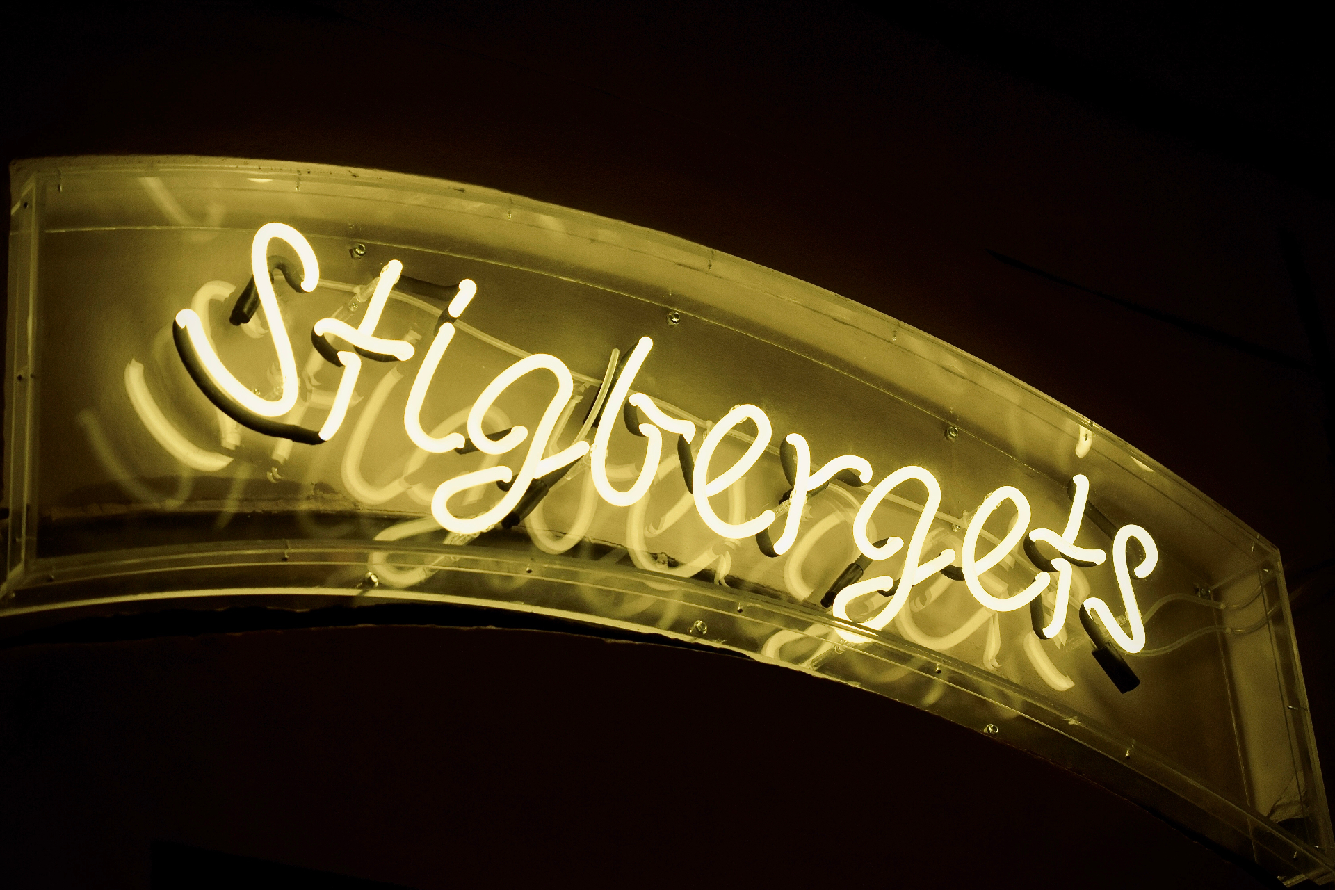 Fasadskyltar producerade av PS Skylt & Inredning