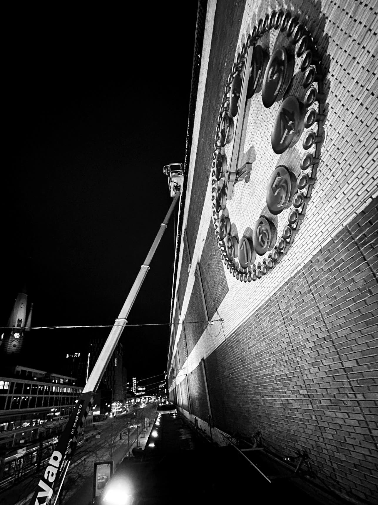 Montörer från PS Installation vid höghöjdsmontage